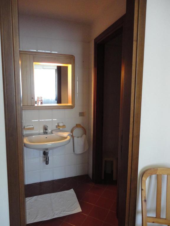 Hotel Serena Spiazzi Di Caprino Bilik gambar