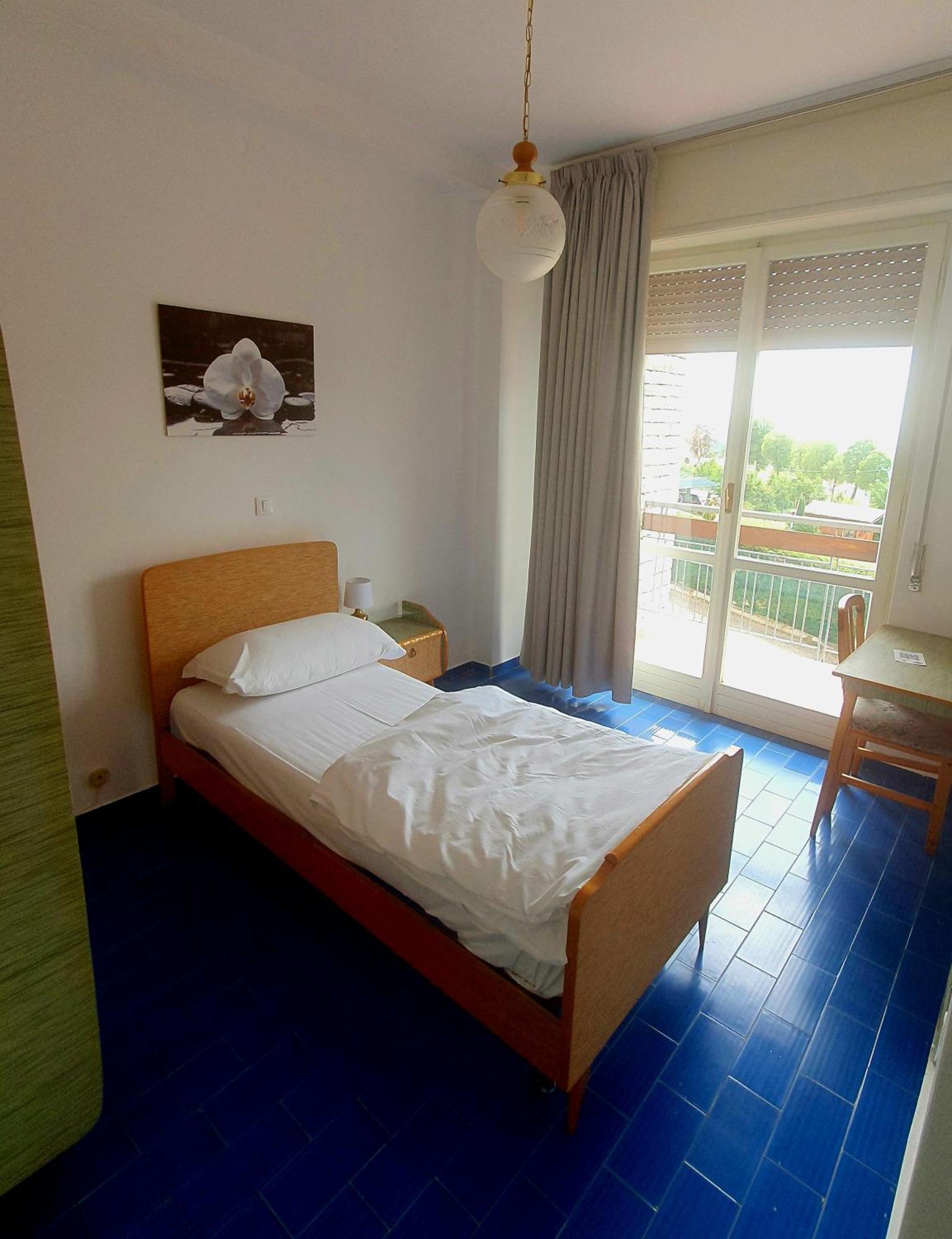 Hotel Serena Spiazzi Di Caprino Luaran gambar