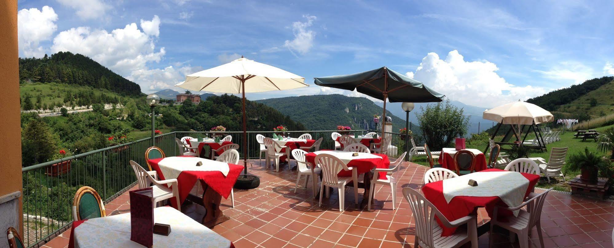 Hotel Serena Spiazzi Di Caprino Luaran gambar